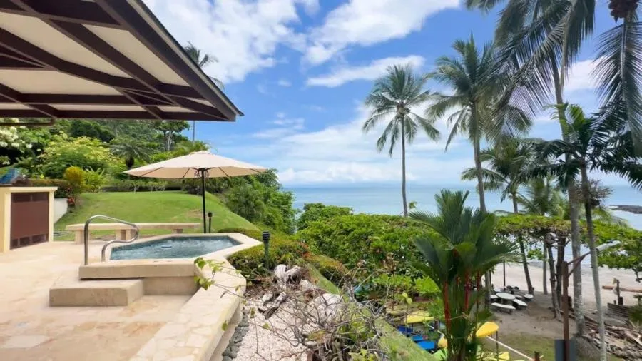 Venta de Casa de Playa en Garabito, Puntarenas. RAH 25-428 - Venta en Garabito