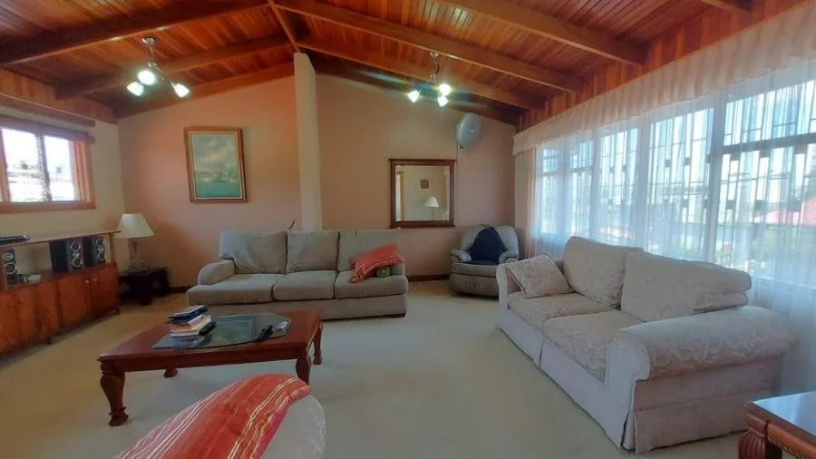 VENTA DE CASA EN  RESIDENCIAL EN SABANILLA  MONTES DE OCA PBR - Venta en Montes de Oca — photo 4