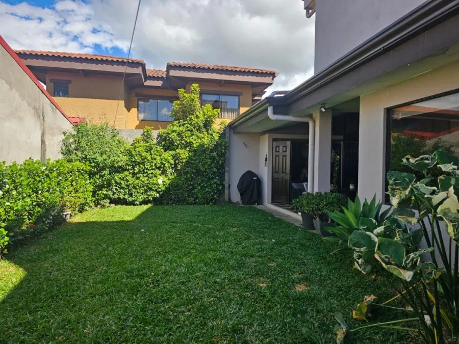 Venta de Casa en Condominio Hacienda Las Flores Heredia MGA - Venta en Flores