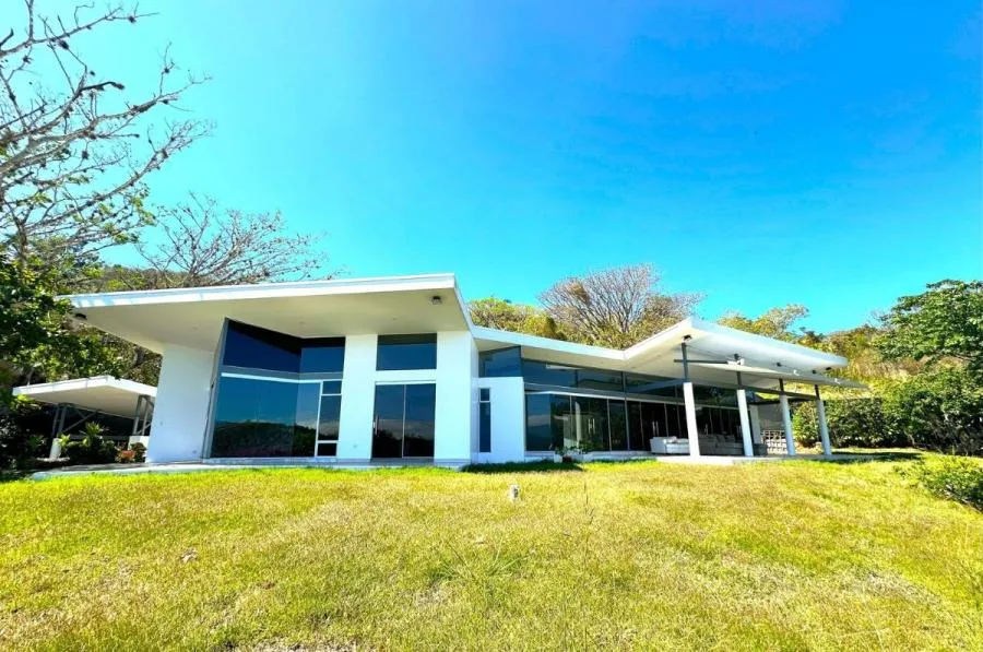 Venta de Casa en Piedades de Santa Ana. RAH 26-579 - Venta en Santa Ana