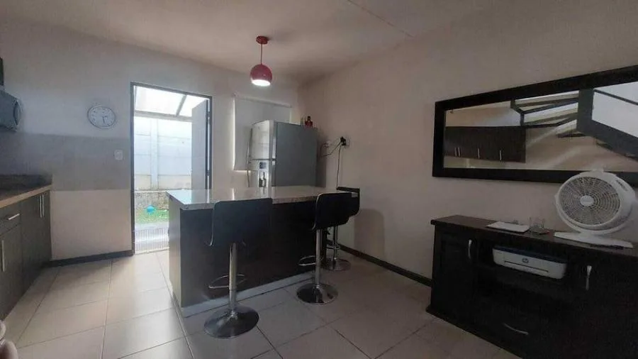 Casa de dos plantas en condominio Hacienda Las Flores, Heredia RAH 232074 - Venta en San Pablo — photo 4