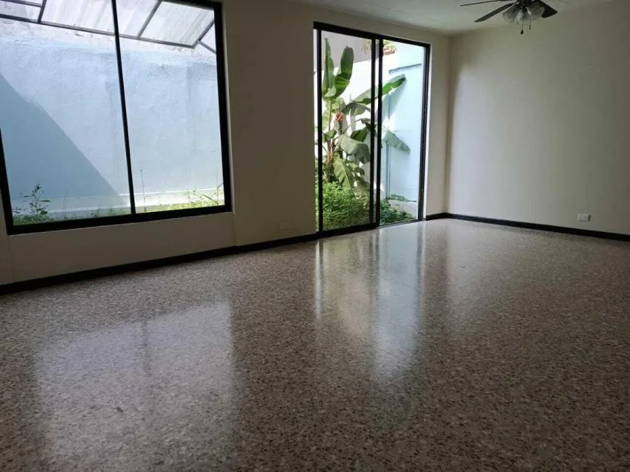 Se vende casa en Montes de Oca, San José  (DJ 24-781) - Venta en Montes de Oca