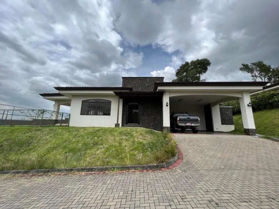 Venta de Casa de un nivel con 5 habitaciones en San Isidro Heredia MGA - Venta en San Isidro