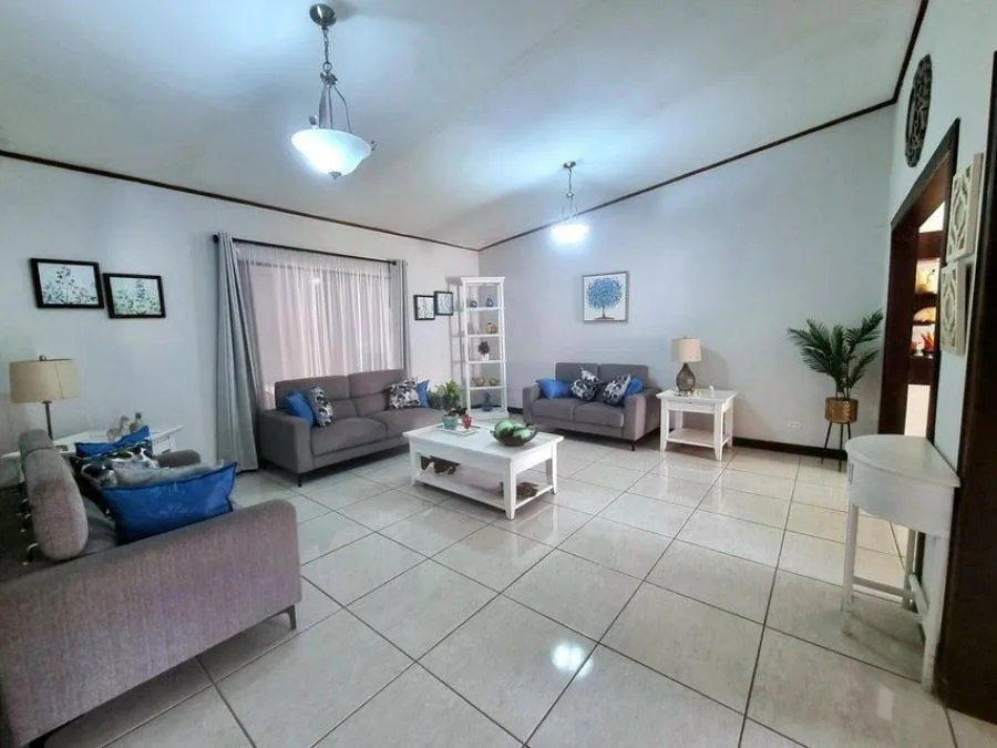 VENTA DE CASA EN CURRIDABAT RESIDENCIAL ALTOS DE AYARCO PBR - Venta en Curridabat