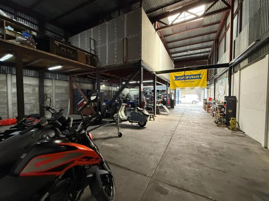 Venta de Local Comercial + Apartamento en Goicoechea, San José. RAH 25-1517 - Venta en Goicoechea — photo 2