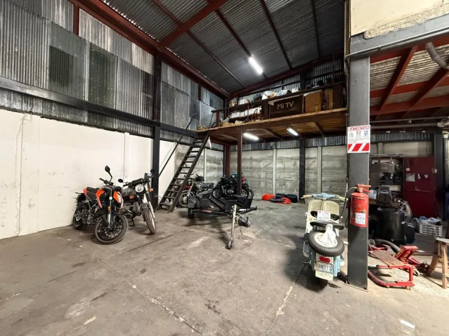 Venta de Local Comercial + Apartamento en Goicoechea, San José. RAH 25-1517 - Venta en Goicoechea — photo 5