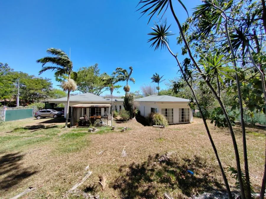Venta de Casa en lote de 1337 m2 en Brasil de Santa Ana MGA  - Venta en Santa Ana