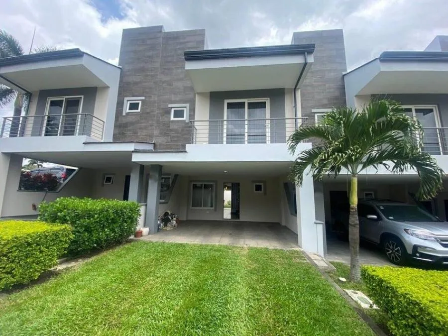 Alquiler de Casa en San Rafael, Escazú. RAH 25-525 - Alquiler / Renta en Escazú