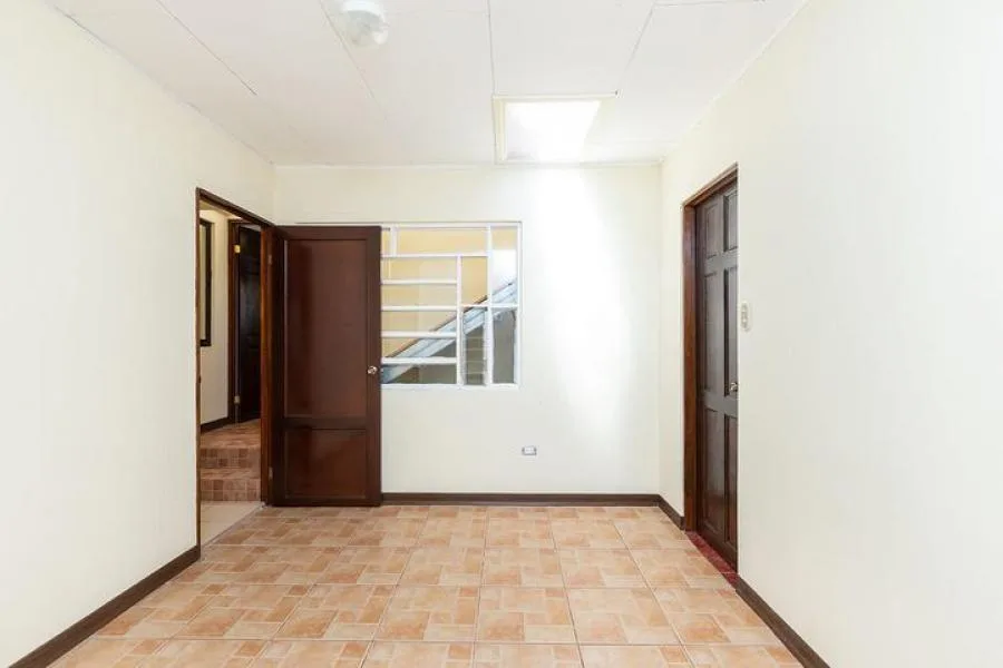 Venta de estupenda y amplia casa en Puriscal. #22-553 - Venta en Puriscal — photo 3