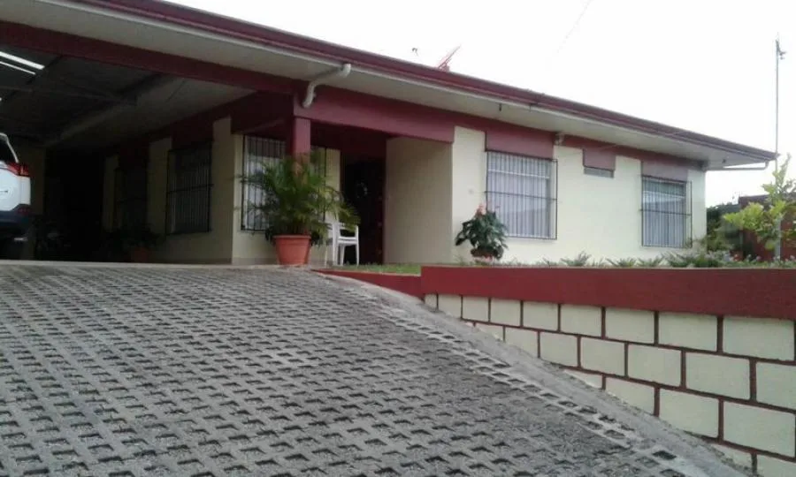 VENTA DE CASA EN ALAJUELA CL22-1200 - Venta en Alajuela