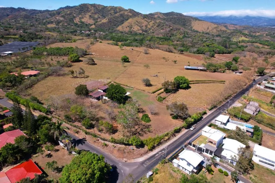 Propiedad excepcional en venta ideal para inversión en Atenas - Venta en Atenas