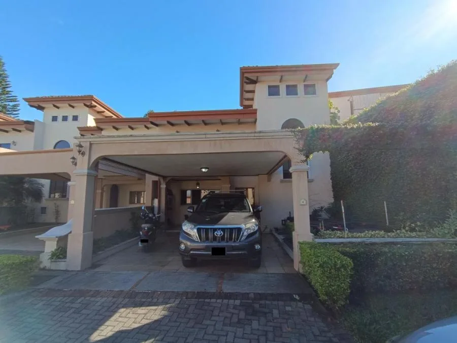 Casa en Venta en Belén, Heredia. RAH 24-887 - Venta en Belén