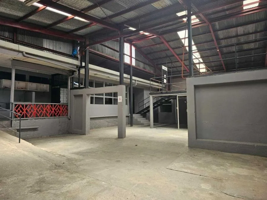 Venta de Bodega en San Francisco de Dos Rios con 670 m2 de construcción MGA - Venta en San Francisco de Dos Ríos