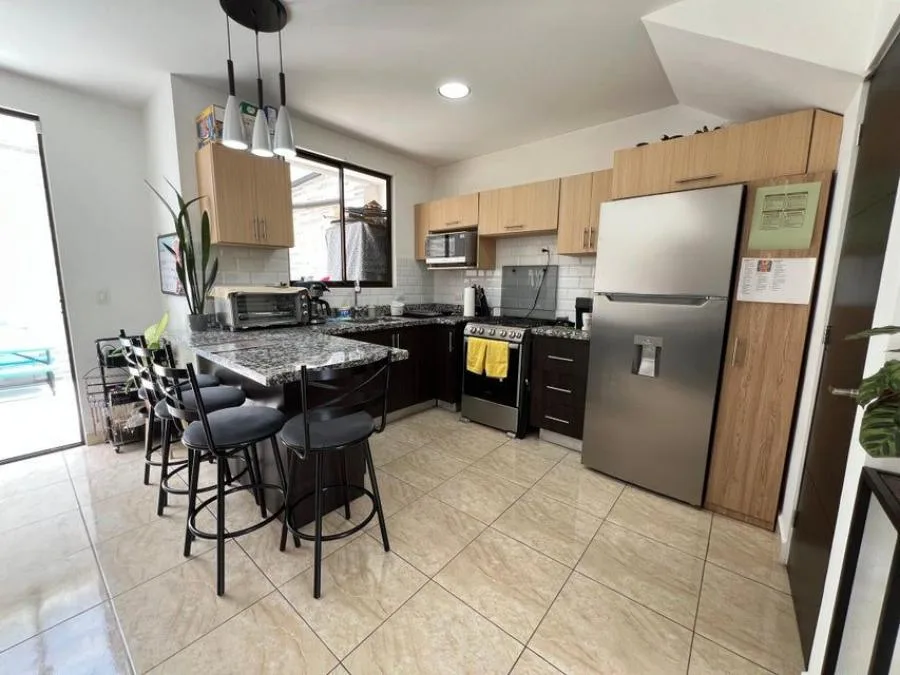 VENTA DE CASA EN EL ALTO DE GUADALUPE EN CONDOMINIO PBR - Venta en Goicoechea