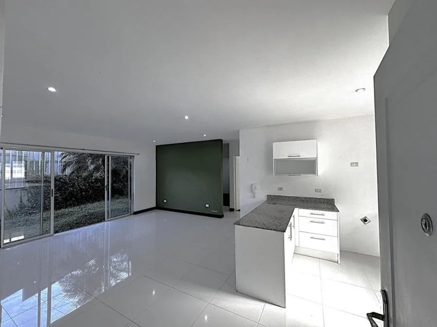 Vende apartamento en primer piso en Ayarco Curridabat MGA - Venta en Curridabat