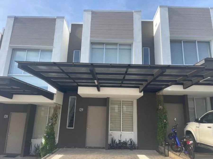 Alquiler de Casa en Piedades, Santa Ana. - Venta en Santa Ana