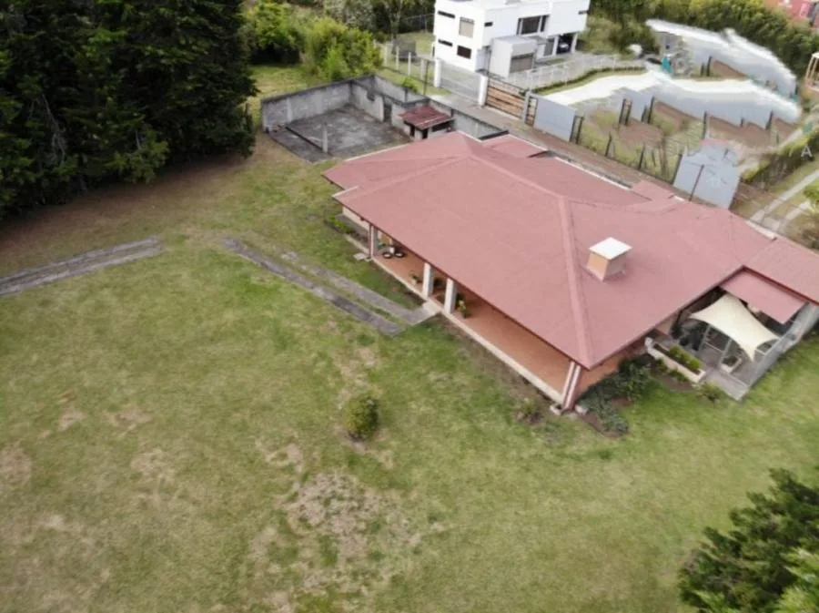 Venta de Terreno con casa Estilo Español en San Isidro - Venta en San Isidro
