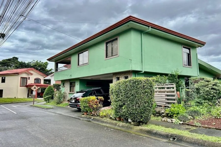 Venta de casa en condominio en San Rafael, Montes de Oca $350.000 #LL183 - Venta en Montes de Oca