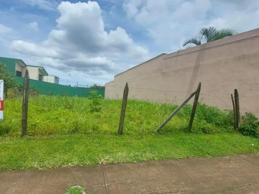 Edificio en venta con locales y apartamentos generando ingresos en San Pablo de Heredia #26-1850 GS - Venta en San Pablo