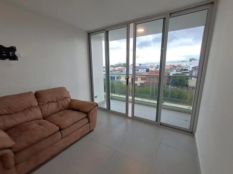 SE ALQUILA APARTAMENTO EN CONDOMINIO ALTAMIRA HEREDIA PBR - Alquiler / Renta en San Pablo — photo 3