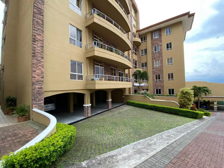 Apartamento en Alquiler en San Rafael, Escazú RAH #221761 - Alquiler / Renta en Escazú