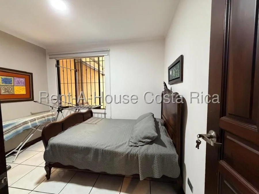 Casa Amplia con Mezzanine y 5 Habitaciones #26-1440 GS - Venta en Tibás — photo 5