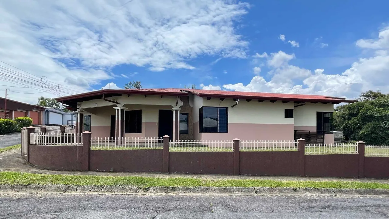 Casa En Venta En Grecia, Cerca Del Centro - Venta en Grecia