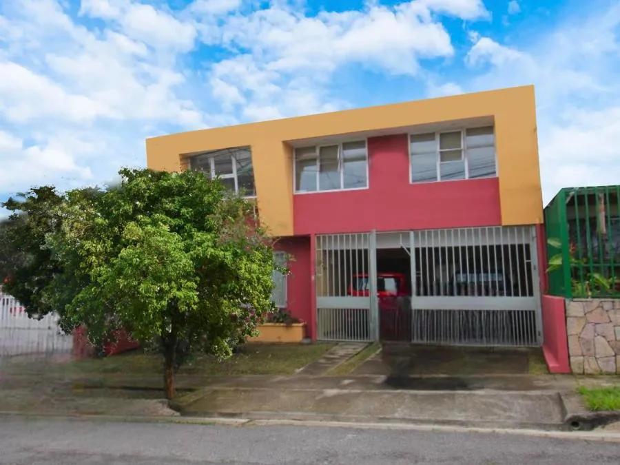 ¡OPOTUNIDAD! Venta de Casa en La Uruca, a 5 min. del Hospital México - Venta en Jardines autopista