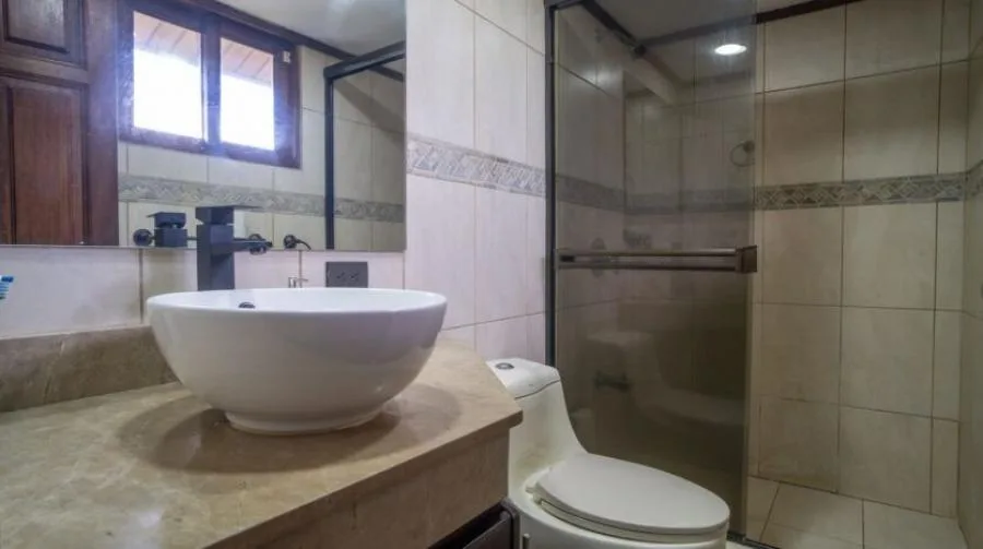 Venta de casa con apartamento independiente en San Rafael, Montes de Oca $590,000 #FR004  - Venta en Montes de Oca — photo 5
