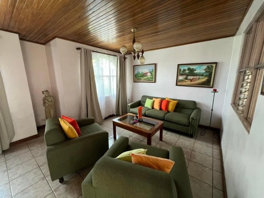 VENTA DE CASA EN URBANIZACION EN TIBAS PBR - Venta en San Juan