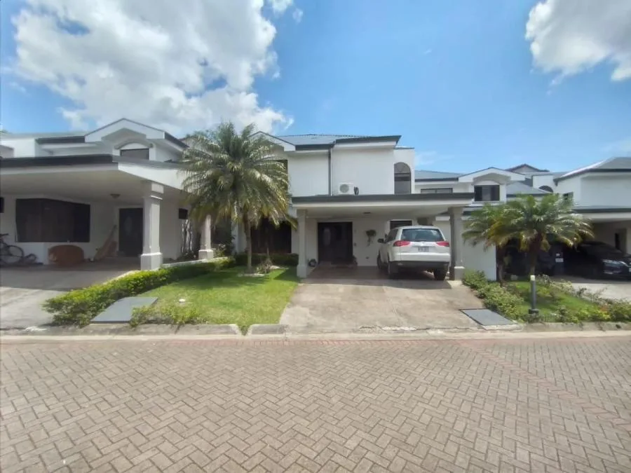 Casa en venta en Escazú, San José. RAH 23-354 - Venta en Escazú
