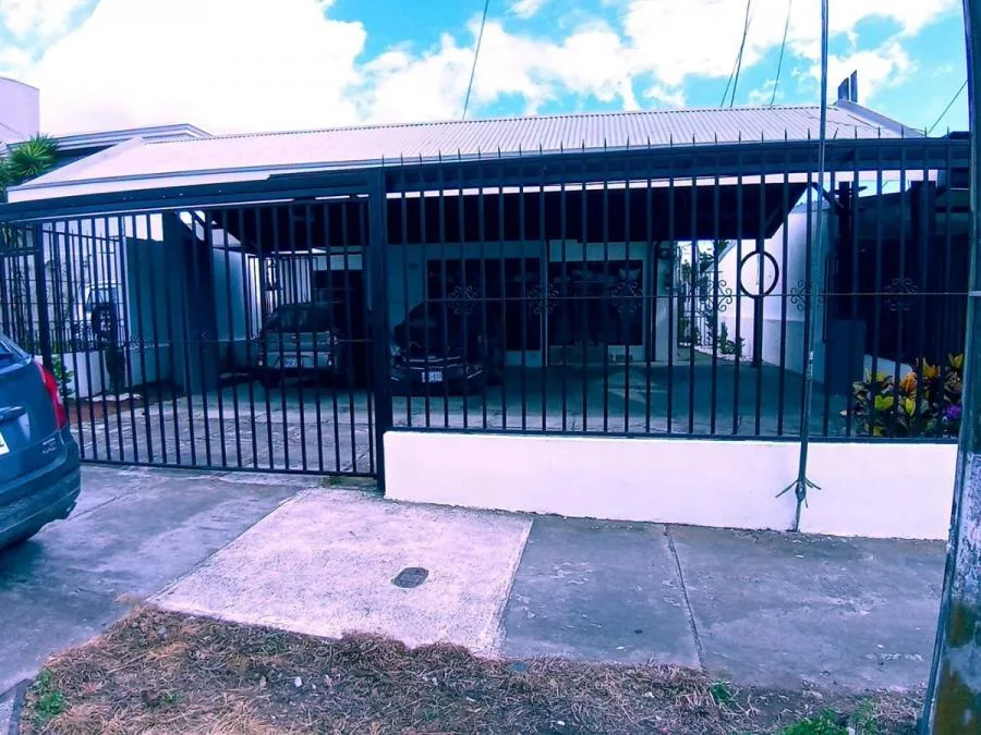 Casa en Venta en La Guaria, Moravia RAH #222138 - Venta en Moravia