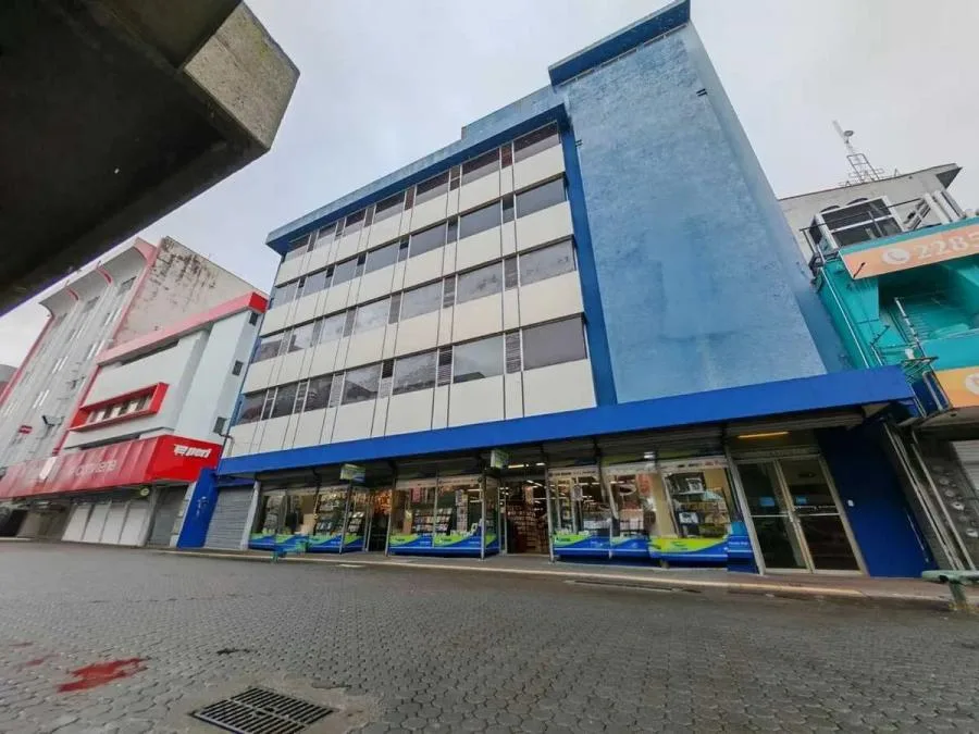 Apartamento en alquiler amoblado con balcón y amenidades premium en Torre Secrt Sabana #26-1821 GS - Alquiler / Renta en San José