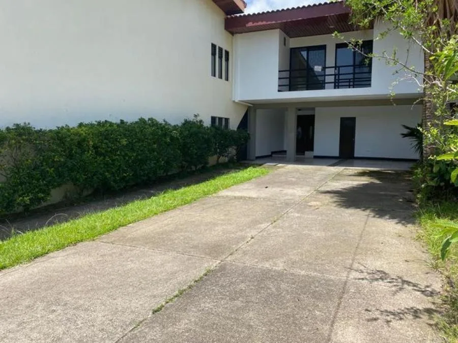 VENTA DE CASA EN ESCAZU SAN JOSE CL22-856 - Venta en Escazú