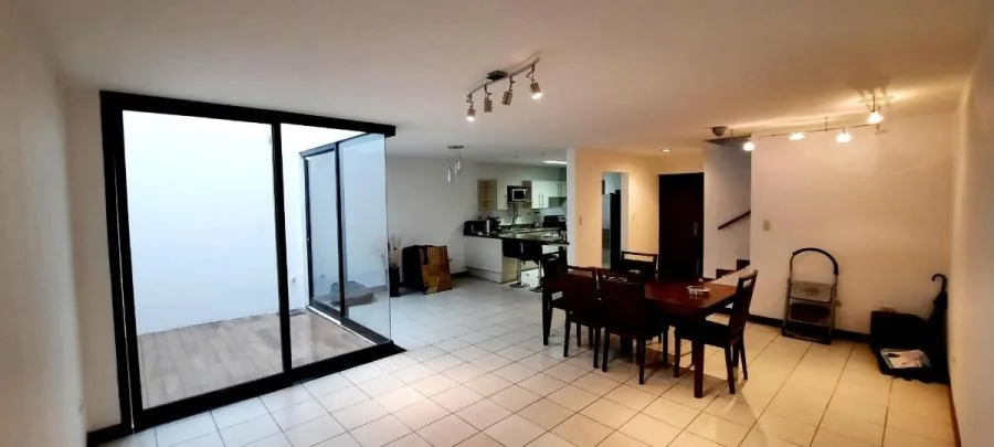 Venta de Casa en Escazu Trejos montealegre a pasos de Avenida Escazu MGa - Venta en Escazú