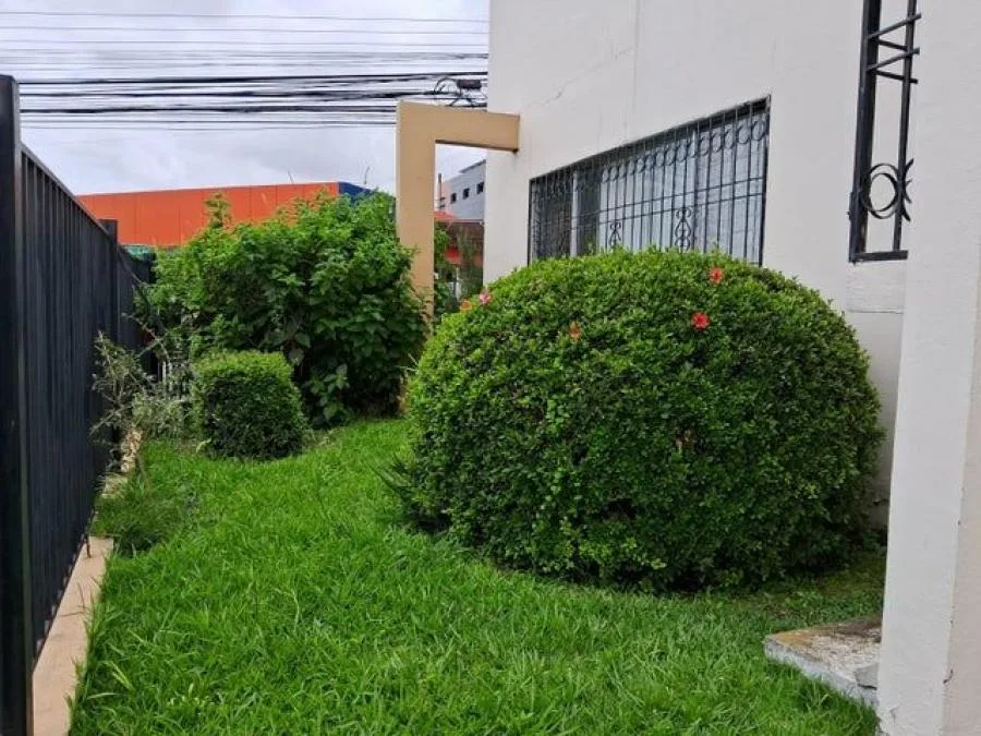Venta de Casa en Uruca, San José. RAH 25-119 - Venta en Uruca