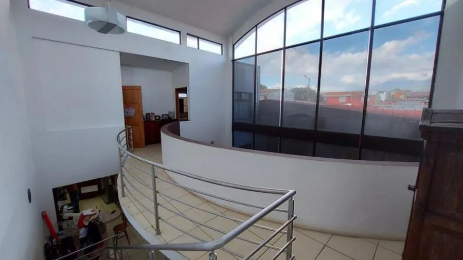 Venta de casa con mucho potencial en Residencial Alta Moravia RAH 231665 - Venta en Moravia — photo 5