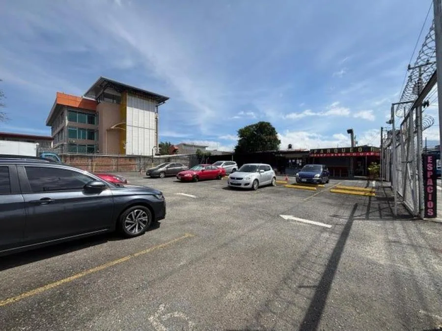 Venta de Parqueo en Guadalupe, San José. RAH 25-1572 - Venta en Guadalupe