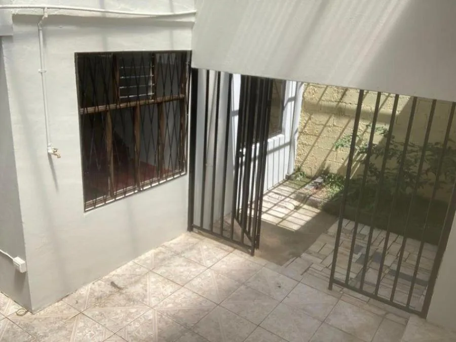 Le presento una linda casa de 140 metros de construcción en Cuatro Reinas de Tibás RAH 24-251 - Venta en Tibás — photo 4
