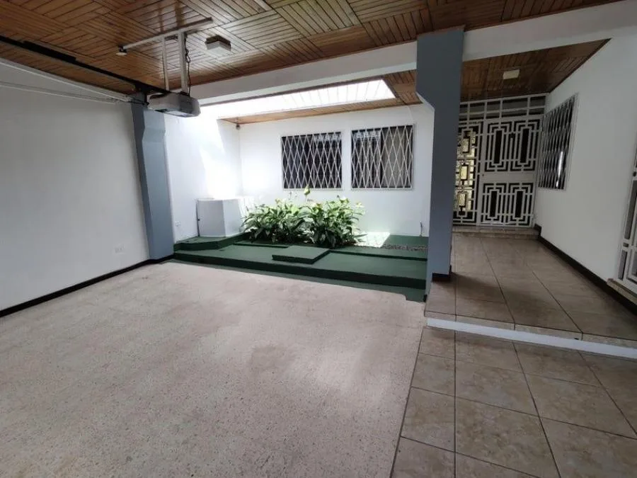 Venta de casa en San Vicente de Moravia PBR - Venta en Moravia — photo 2