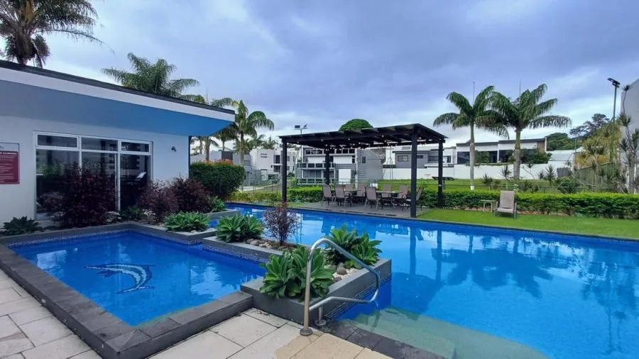 VENTA DE CASA EN CONDOMINIO EN MONTES DE OCA SABANILLA PBR - Venta en Montes de Oca — photo 2