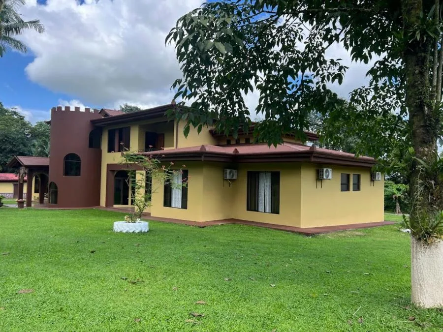 Casa de Lujo en La Fortuna de San Carlos - Venta en Fortuna
