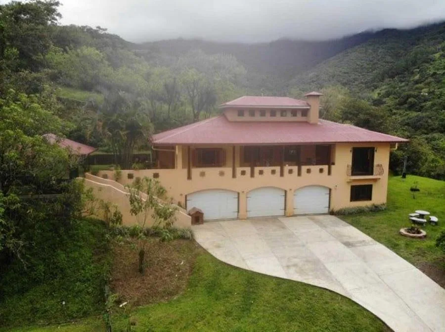 Venta de Casa en Ciudad Colón, San José. - Venta en Mora