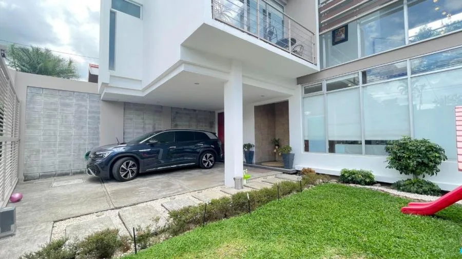 Venta de Casa en San Rafael de Escazû. RAH 25-1812 - Venta en Escazú