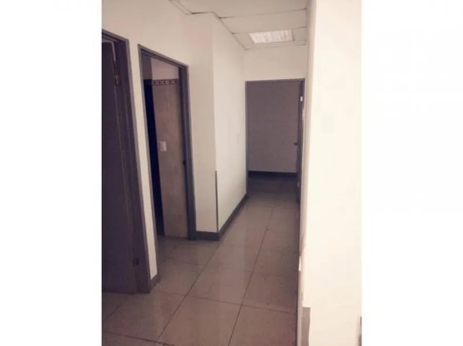 ALQUILER DE OFICINA, SAN JOSE, CENTRO COMERCIAL,SABANA SUR. - Alquiler / Renta en San José — photo 4
