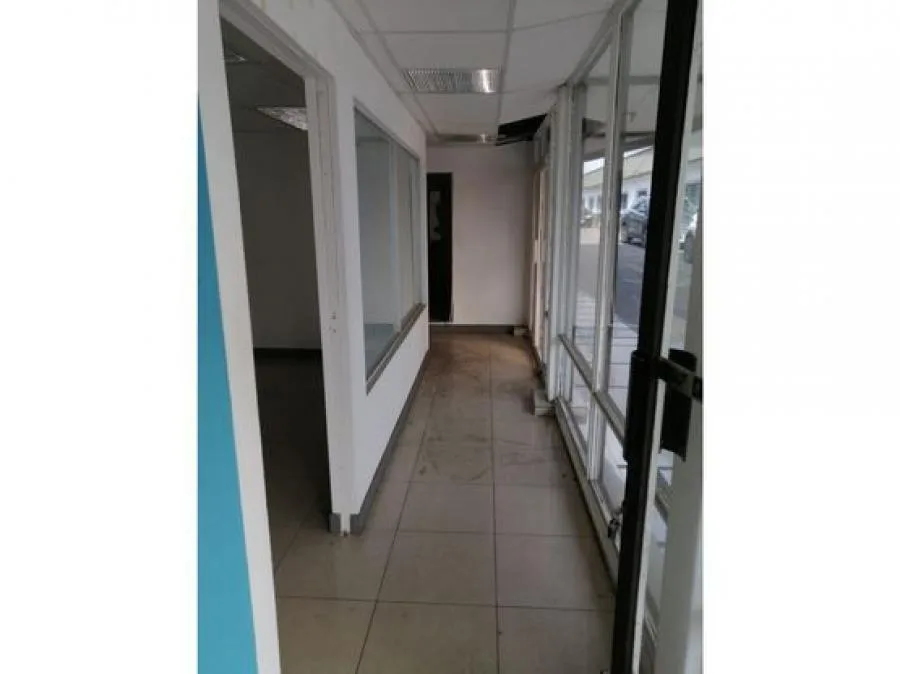 ALQUILER DE OFICINA, SAN JOSE, CENTRO COMERCIAL,SABANA SUR. - Alquiler / Renta en San José — photo 5