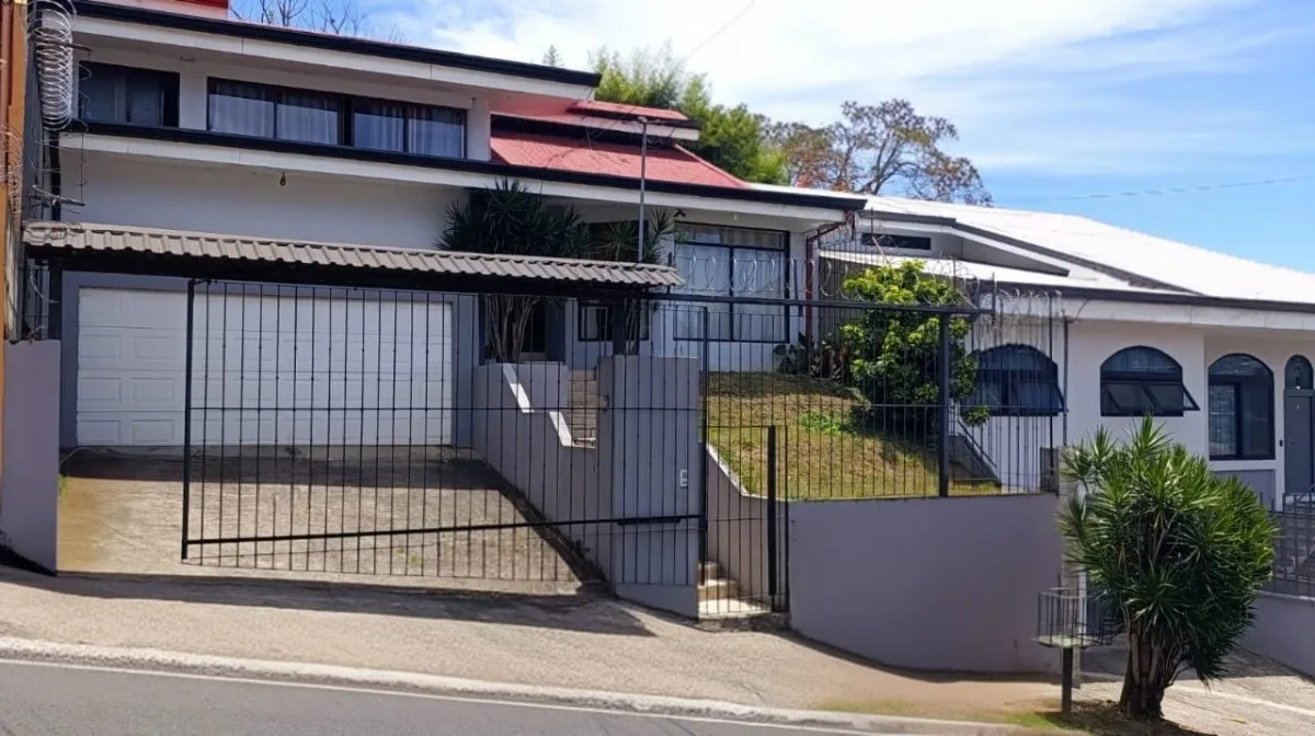 VENTA DE CASA EN AYARCO SUR DE CURRIDABAT   PBR - Venta en Curridabat