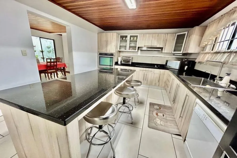 Venta de casa independiente en San Francisco de Dos Ríos, San José #LL157 - Venta en San Francisco de Dos Ríos — photo 4