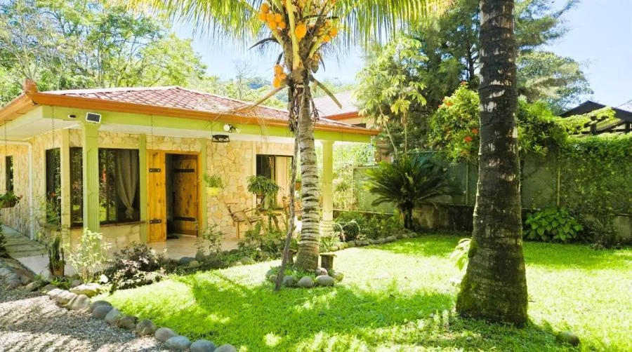 CASA RENOVADA EN EL ROBLE, PÉREZ ZELEDÓN , $170,000 USD - Venta en Perez Zeledón