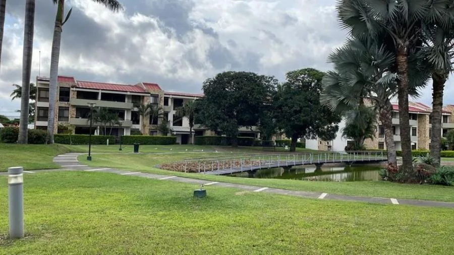 Venta de Apartamento en Rio Oro, Santa Ana. - Venta en Santa Ana